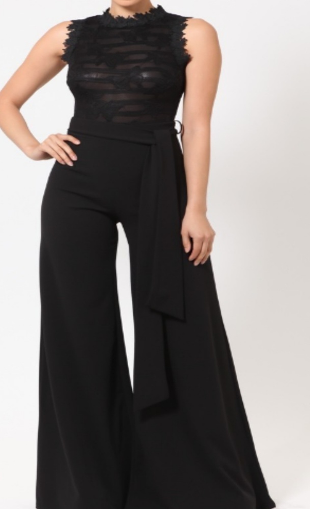 Fashion top lace detailed jumpsuit with belt.